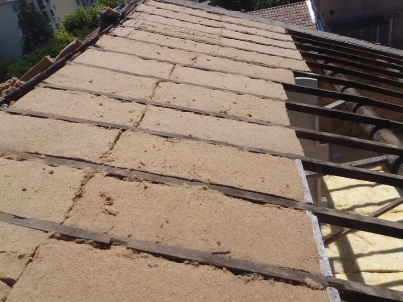 Isolation toiture en fibre de bois à Aubagne Bouches du Rhône